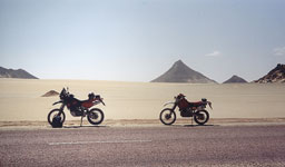 Zum Vergr��ern einfach klicken ! - Auf dem Weg nach Djanet